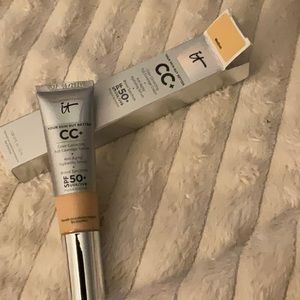IT Cosmetics CC+ Foundation - Medium